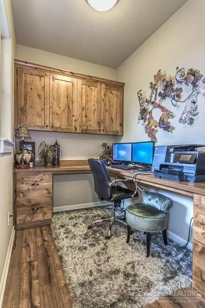 60320 Addie Triplett Loop, Bend, OR 97702 photo 9