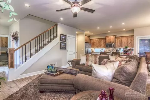 60320 Addie Triplett Loop, Bend, OR 97702 photo 8