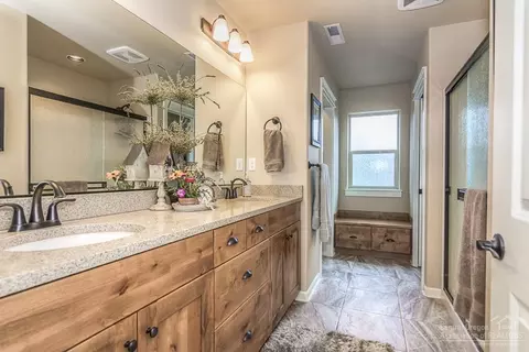 60320 Addie Triplett Loop, Bend, OR 97702 photo 13