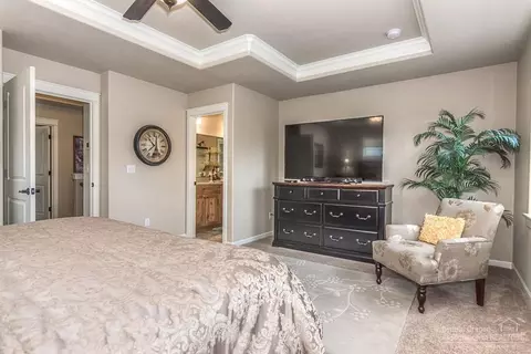 60320 Addie Triplett Loop, Bend, OR 97702 photo 12