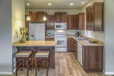 737 SE St, Madras, OR 97741 photo 7