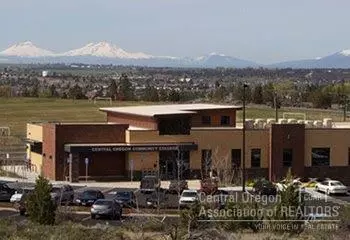 737 SE St, Madras, OR 97741 photo 13