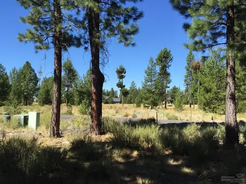 56682 Glowstone Loop, Bend, OR 97007 photo 5