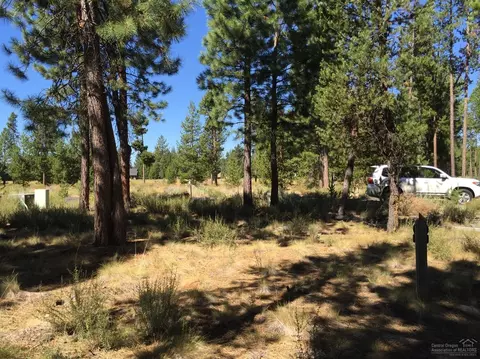 56682 Glowstone Loop, Bend, OR 97007 photo 7