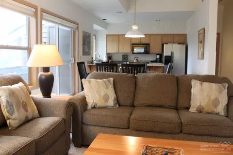 57315 Beaver Ridge Loop, Sunriver, OR 97707 photo 5