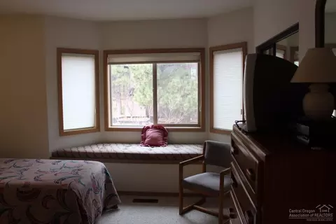 57315 Beaver Ridge Loop, Sunriver, OR 97707 photo 8
