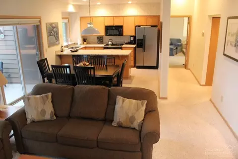 57315 Beaver Ridge Loop, Sunriver, OR 97707 photo 3