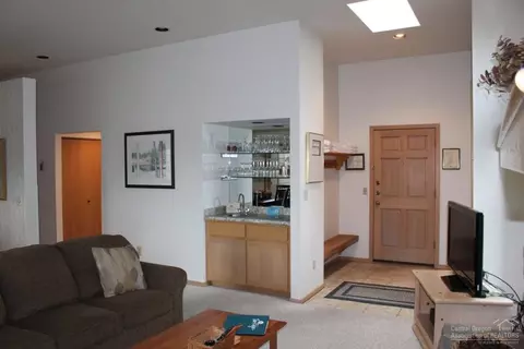 57315 Beaver Ridge Loop, Sunriver, OR 97707 photo 4
