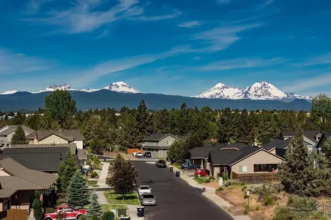 63407 Barton View Pl, Bend, OR 97701 photo 2