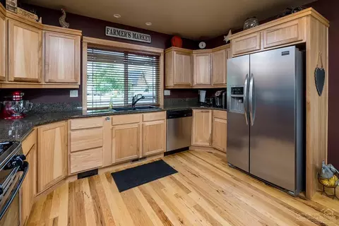 63407 Barton View Pl, Bend, OR 97701 photo 5