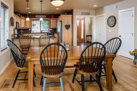 63407 Barton View Pl, Bend, OR 97701 photo 6