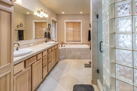 63407 Barton View Pl, Bend, OR 97701 photo 9