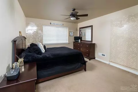 63407 Barton View Pl, Bend, OR 97701 photo 11