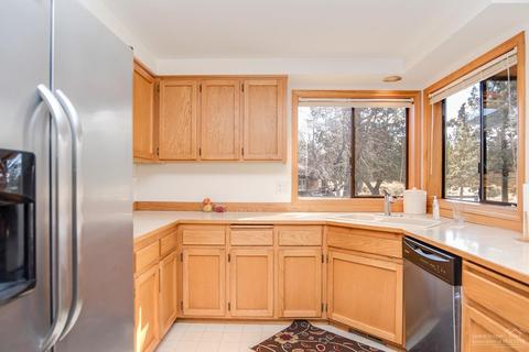 21871 Katie Dr, Bend, OR 97701 photo 12
