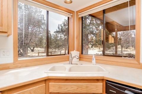 21871 Katie Dr, Bend, OR 97701 photo 14