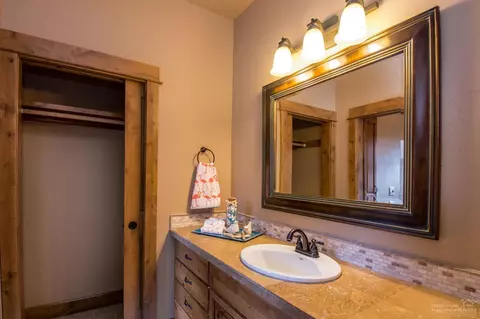 56205 Trailmere Cir, Bend, OR 97707 photo 13