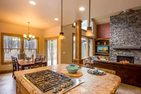 56205 Trailmere Cir, Bend, OR 97707 photo 5