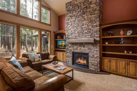 56205 Trailmere Cir, Bend, OR 97707 photo 1