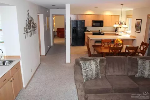57377 Beaver Ridge Loop, Sunriver, OR 97707 photo 9