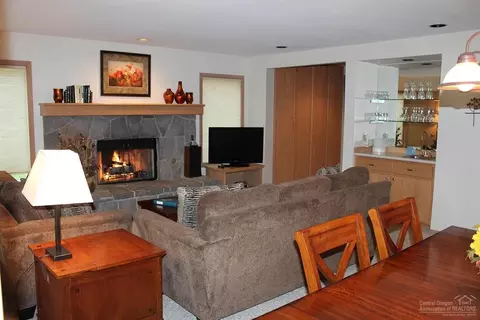 57377 Beaver Ridge Loop, Sunriver, OR 97707 photo 7