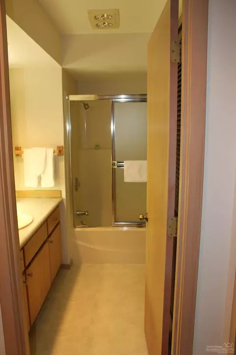 57377 Beaver Ridge Loop, Sunriver, OR 97707 photo 11