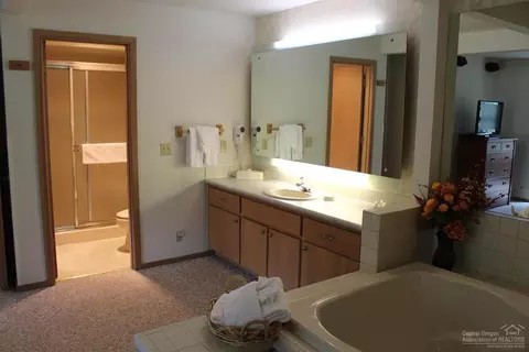 57377 Beaver Ridge Loop, Sunriver, OR 97707 photo 15
