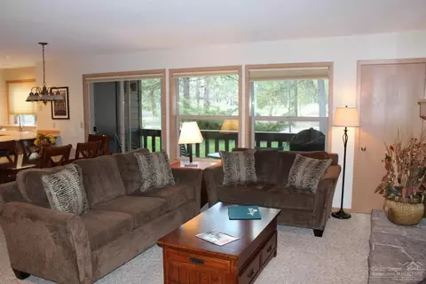 57377 Beaver Ridge Loop, Sunriver, OR 97707 photo 4