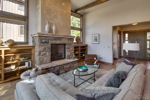 60484 Kangaroo Loop, Bend, OR 97702 photo 6