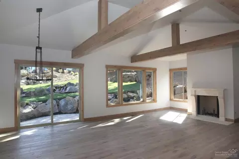 60484 Kangaroo Loop, Bend, OR 97702 photo 7