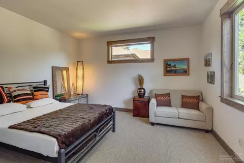 60484 Kangaroo Loop, Bend, OR 97702 photo 12