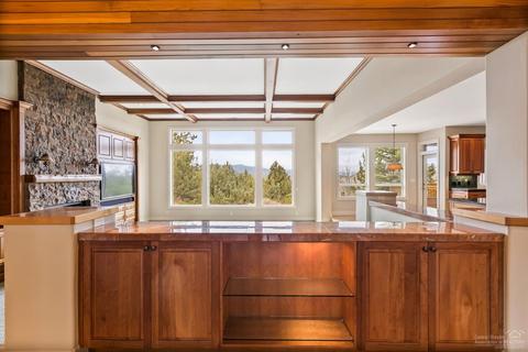 2002 NW Perspective Dr, Bend, OR 97703 photo 5
