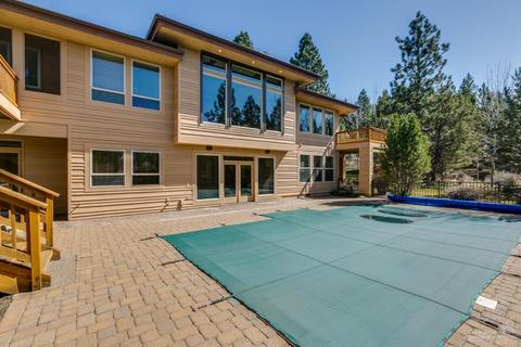 2002 NW Perspective Dr, Bend, OR 97703 photo 2