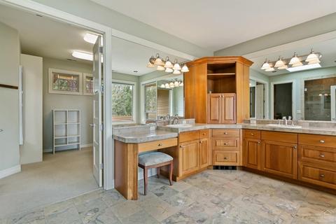 2002 NW Perspective Dr, Bend, OR 97703 photo 14