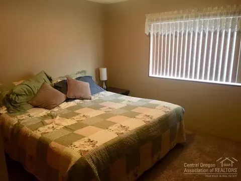 19542 Apache Rd, Bend, OR 97702 photo 9