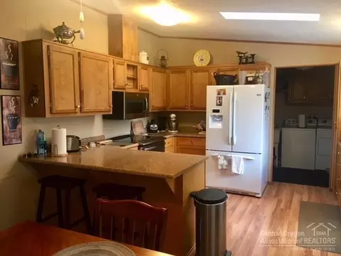 19542 Apache Rd, Bend, OR 97702 photo 4