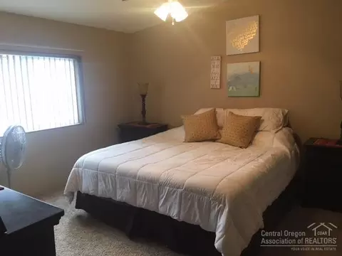 19542 Apache Rd, Bend, OR 97702 photo 7