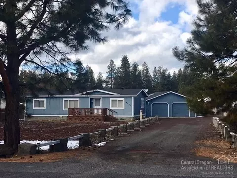 19542 Apache Rd, Bend, OR 97702 photo 1