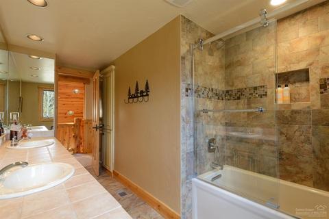 20611 Coventry Cir, Bend, OR 97702 photo 16