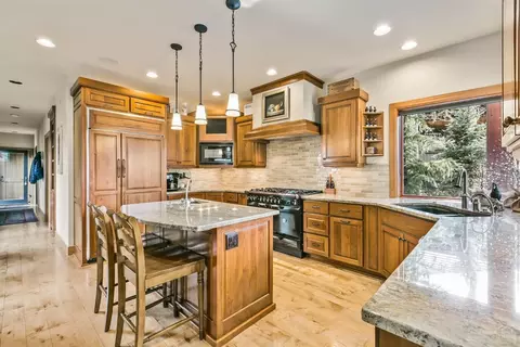 19448 Green Lakes Loop, Bend, OR 97702 photo 8