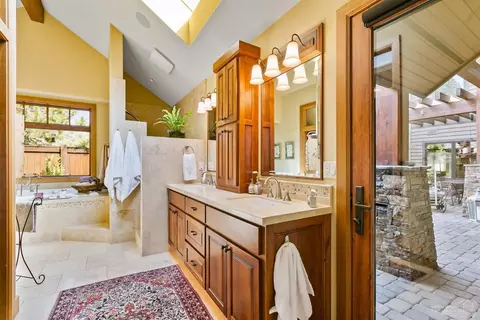 19448 Green Lakes Loop, Bend, OR 97702 photo 13