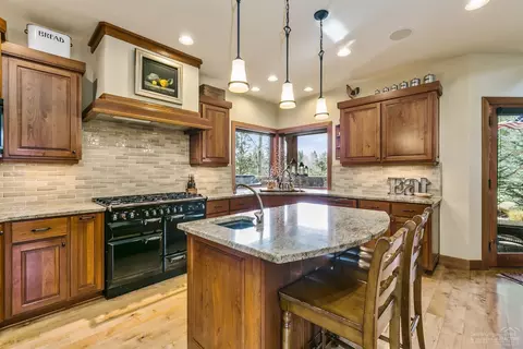 19448 Green Lakes Loop, Bend, OR 97702 photo 7