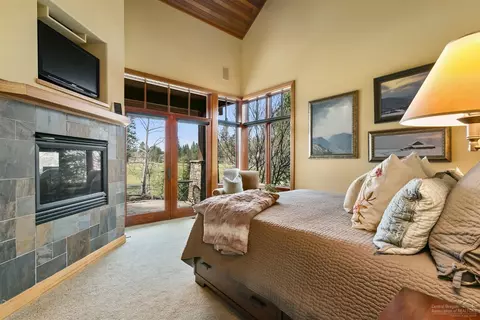 19448 Green Lakes Loop, Bend, OR 97702 photo 11