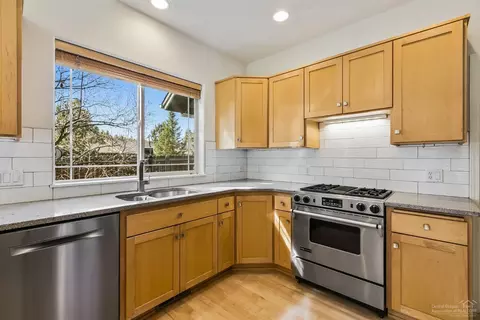 63075 Casey Pl, Bend, OR 97703 photo 11