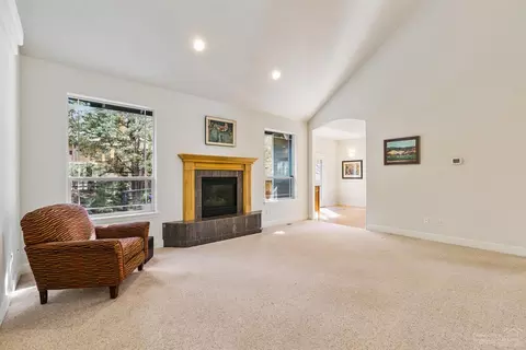 63075 Casey Pl, Bend, OR 97703 photo 9