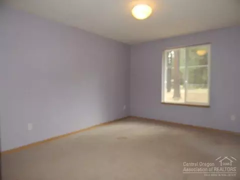 15870 Lava Dr, La Pine, OR 97739 photo 5