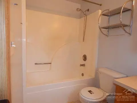 15870 Lava Dr, La Pine, OR 97739 photo 8