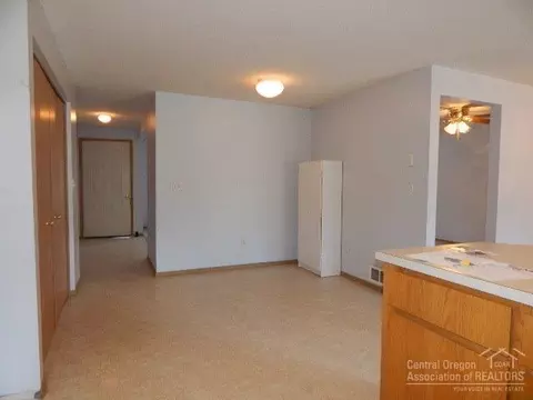 15870 Lava Dr, La Pine, OR 97739 photo 3
