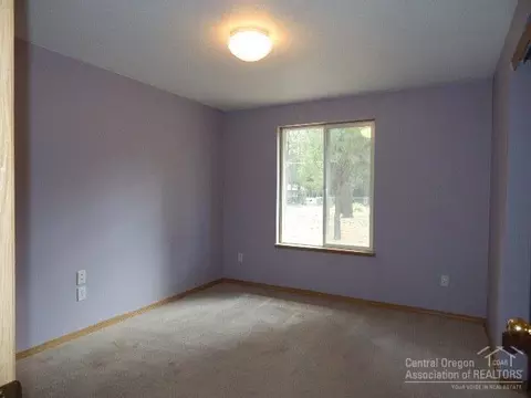 15870 Lava Dr, La Pine, OR 97739 photo 4
