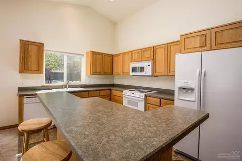 16660 Wagon Trl, Bend, OR 97707 photo 4
