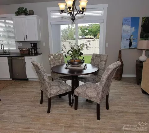 1795 NE Shadowcrest Way, Bend, OR 97701 photo 5